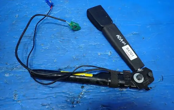 Opel Adam Front seatbelt buckle 13357727