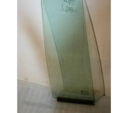 Opel Zafira A Rear vent window glass 43R001582 E000199 AS2M3236DOT682