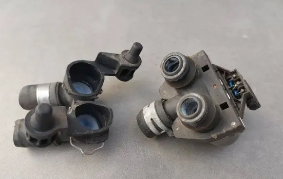 Mercedes-Benz CLK A208 C208 Coolant heater control valve 0018307784 1147412114