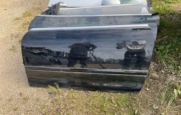 Door (2 Door Coupe)