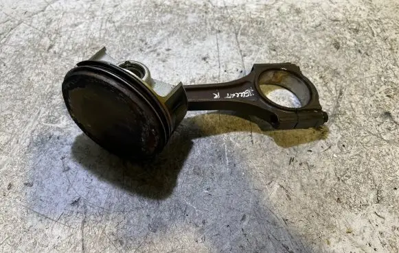 Dodge Charger Piston with connecting rod