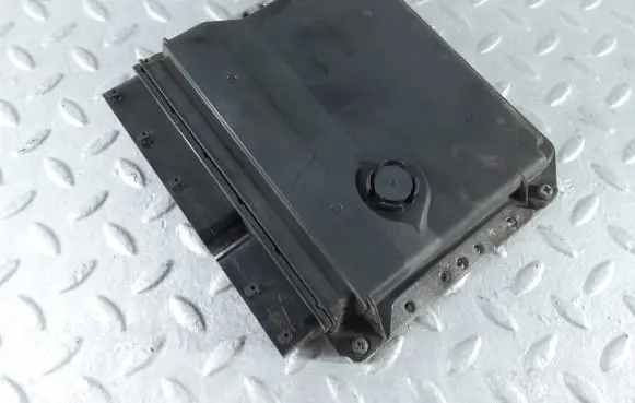 Toyota Avensis T270 Engine control unit/module 8966105K30 MB2759005051 2759005051