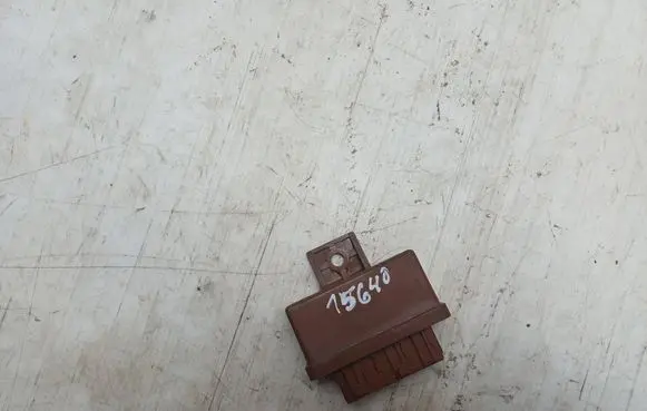 Peugeot 607 Fuel pump relay 7456121314 240109