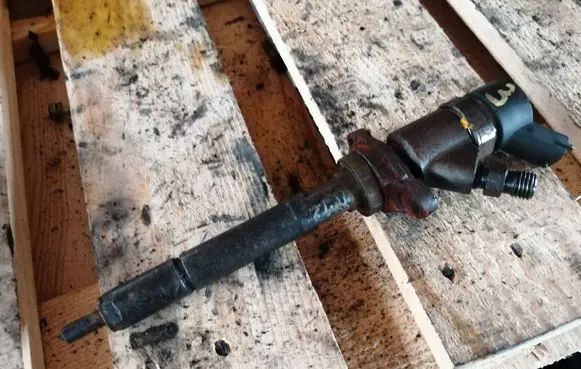 Ford Focus C-MAX Fuel injector 0445110188