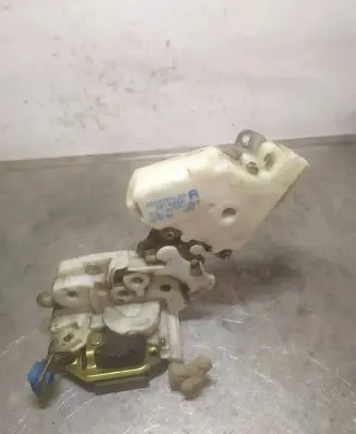 Nissan Terrano Front door lock 8055291L60 89A529