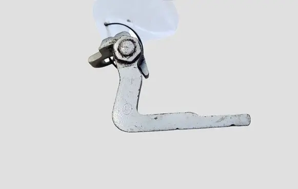 Volvo V40 Front door lower hinge 31352691