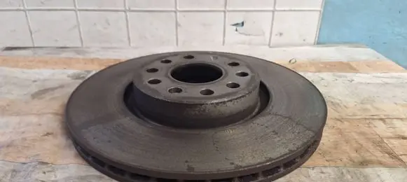 Volkswagen Golf VI Front brake disc