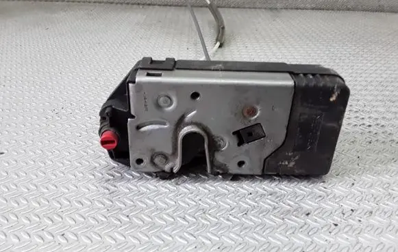 Opel Zafira A Rear door lock 24414134