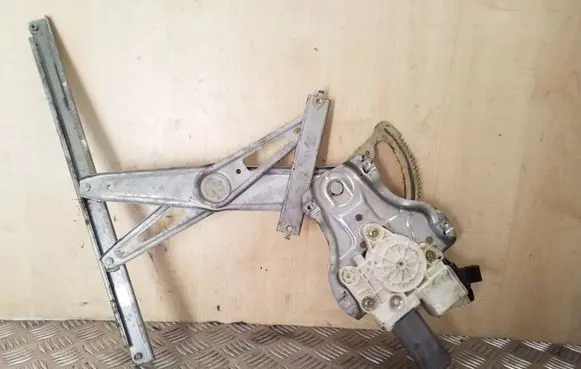 Toyota Corolla E120 E130 Front door window regulator with motor 0130822032 991558104 992046100