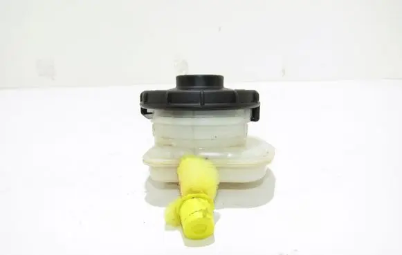 Honda Civic IX Brake fluid reservoir Nėra
