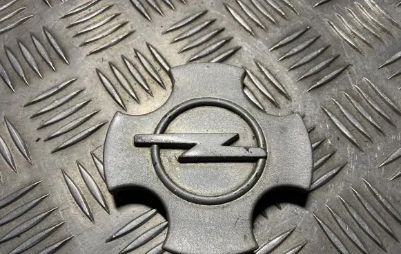 Opel Vectra B Original wheel cap 90496305 7700496305