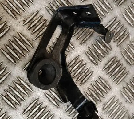 Hyundai Ioniq Engine mounting bracket