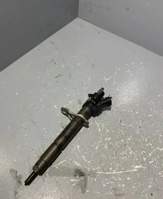 Volvo XC60 Fuel injector 31303238