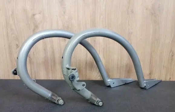 Mercedes-Benz E C207 W207 Tailgate/trunk/boot hinge 2077500628 A2077500628 A2077500528