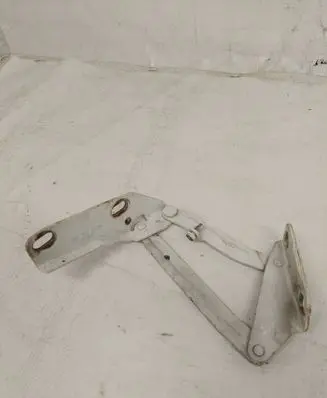 Engine bonnet/hood hinges
