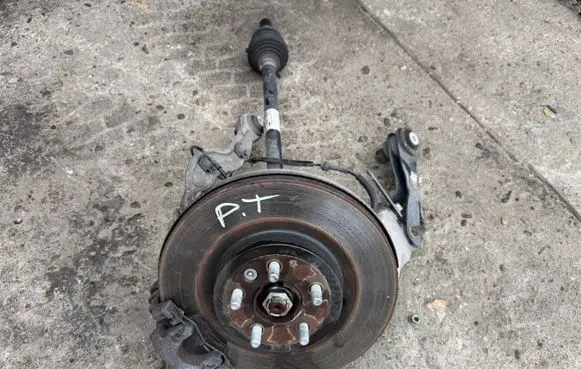 Land Rover Range Rover Velar Rear wheel hub spindle/knuckle