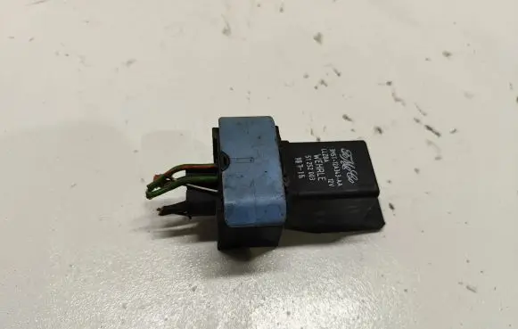 Ford Focus Glow plug pre-heat relay 3M5T12A343AA 51252003 16715