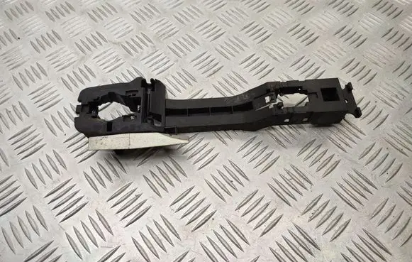 Nissan X-Trail T32 Front door exterior handle/bracket 