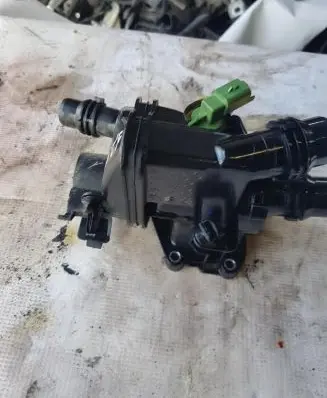 Opel Grandland X Thermostat housing 9812131480
