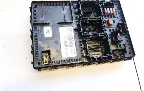 Ford Puma Fuse box set lu5t15604ejae lu5t-15604-ejae