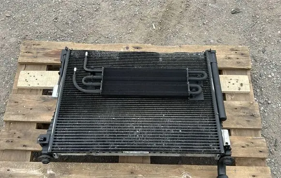 Jeep Grand Cherokee Radiator set 05181965AB