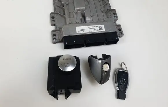 Mercedes-Benz A W176 Engine ECU kit and lock set A2469055103 A6079002300 A2C99155200
