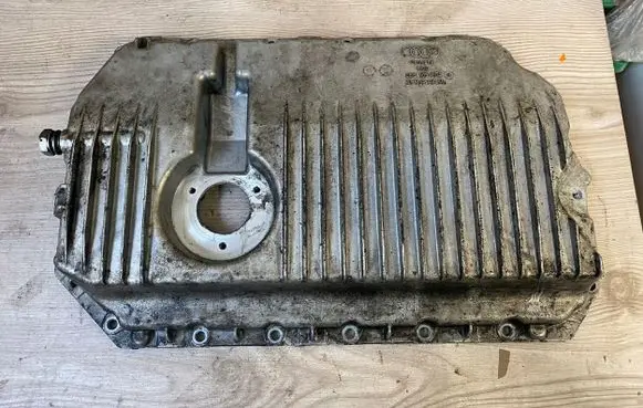 Audi A6 S6 C6 4F Oil sump 06E103604G