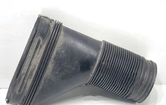 Audi A3 S3 8P Air intake hose/pipe 1K0129618AH
