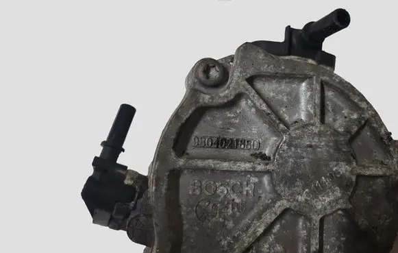 Volvo V40 Vacuum pump 9804021880