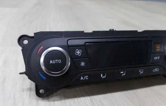 Ford Mondeo MK IV Climate control unit BM2T18C612HB 45724