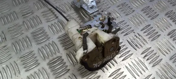 Toyota Yaris Verso Rear door lock 