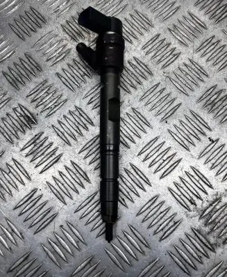 Audi A8 S8 D3 4E Fuel injector 0445110158