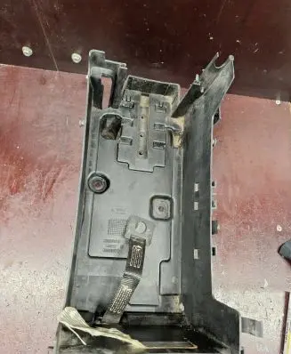 Battery box tray