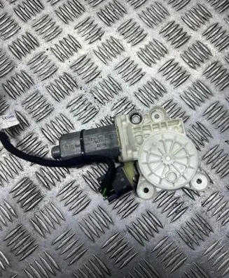 Mercedes-Benz E W211 Front door window regulator motor A2118203042 993627101