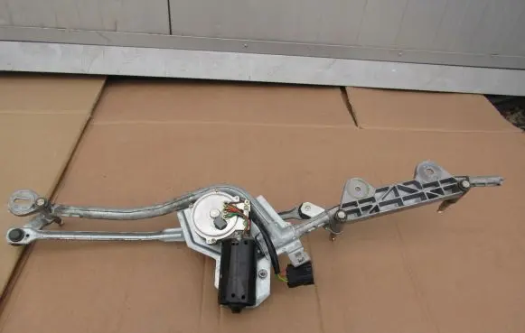 Mercedes-Benz SL R230 Front wiper linkage and motor A2308200042