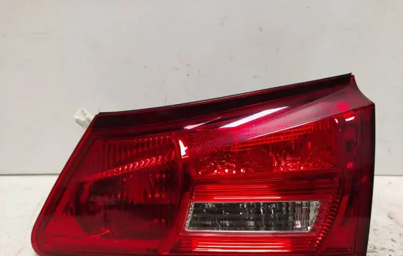 Tailgate rear/tail lights