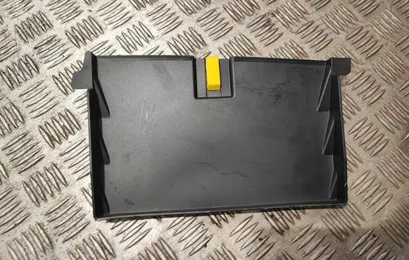 Ford Mustang VI Glove box GR3B13546A