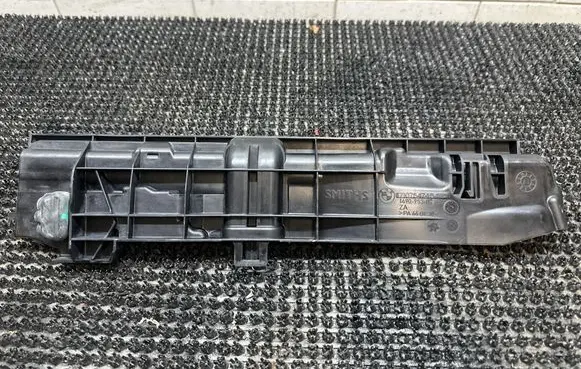Radiator mount bracket