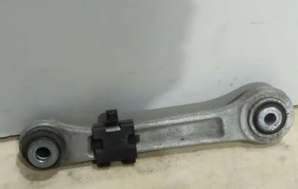 Maserati Ghibli Rear control arm 670035979
