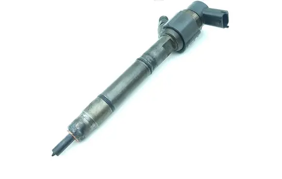 Hyundai i40 Fuel injector 338002A800 0445110411