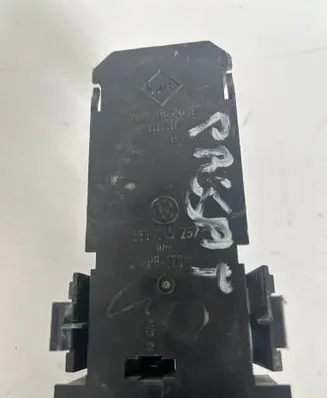 Volkswagen PASSAT B5 Tail light bulb cover holder 3b9945257