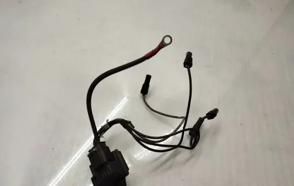 BMW 5 F10 F11 Glow plug pre-heat relay 8570087