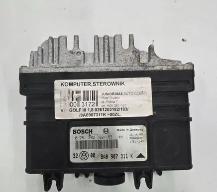Volkswagen Golf III Engine control unit/module 8A0907311K 26SA3007 0261203182