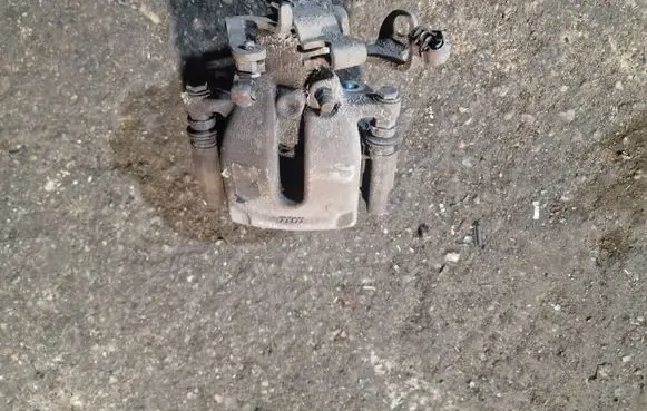 Peugeot 5008 Rear brake caliper
