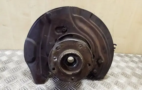 BMW X1 E84 Front wheel hub 31216788699 6788699