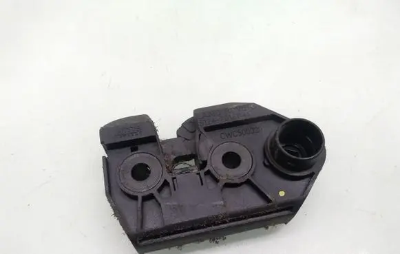 Land Rover Discovery 3 - LR3 Tailgate lock latch 51247016048