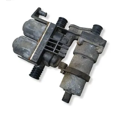 BMW 5 E39 Coolant heater control valve 1147412119