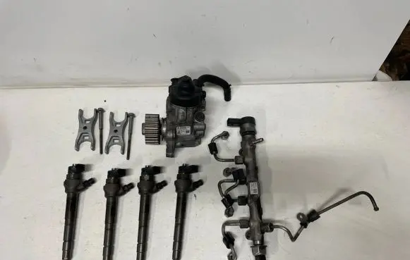 Volkswagen Golf VII Fuel injection system set 04L130755D 0445010537 04L130277E