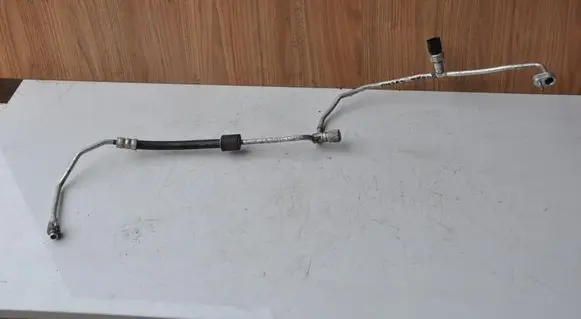 Air conditioning (A/C) pipe/hose