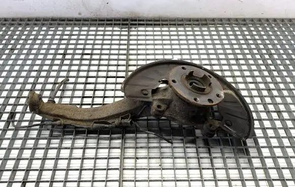 Audi Q7 4L Front wheel hub spindle knuckle